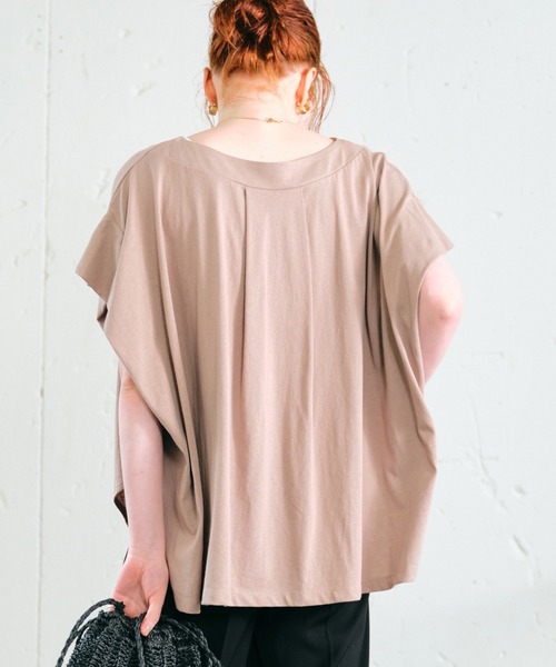 ECRIRE（エクリール）の「バックドレープオーバーサイズコットンTシャツ（Tシャツ/カットソー・レディース・ダークブラウン/オフホワイト/モカ・フリー）」の19枚目の写真