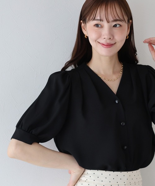 BLUEEAST(ブルーイースト)の「パールドットボタンブラウス(シャツ/ブラウス・レディース・ブラック/ブルー/アイボリー/ベージュ/ブルーグレー/ライトカーキ・MEDIUM)」の20枚目の写真