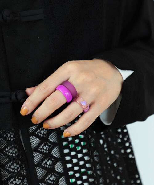 BEAMS BOY（ビームスボーイ）の「BEAMS BOY / アクリル リング 3P（リング・レディース・ホワイト/レッド/イエロー/ブルー/グリーン/パープル・ONE SIZE）」の4枚目の写真