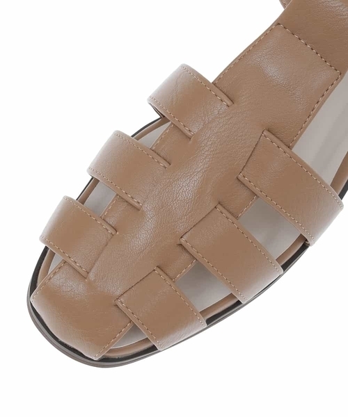 OFUON le MK（オフオンルエムケー）の「フェイクレザーグルカサンダル（サンダル・レディース・モカ/ブラック/ホワイト・38/40）」の8枚目の写真