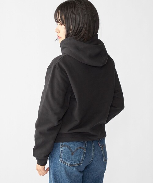 SHIPS（シップス）の「【WEB限定】SHIPS: マイクロ SHIPS 刺繍 ロゴ 裏毛 スウェット プルオーバーパーカー（パーカー・メンズ・ライトブルー/ブラック/ネイビー/グレー/オリーブ・SMALL/MEDIUM/LARGE/X-LARGE）」の16枚目の写真