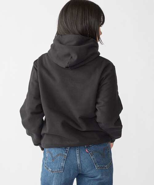 SHIPS（シップス）の「【WEB限定】SHIPS: マイクロ SHIPS 刺繍 ロゴ 裏毛 スウェット プルオーバーパーカー（パーカー・メンズ・ライトブルー/ブラック/ネイビー/グレー/オリーブ・SMALL/MEDIUM/LARGE/X-LARGE）」の17枚目の写真