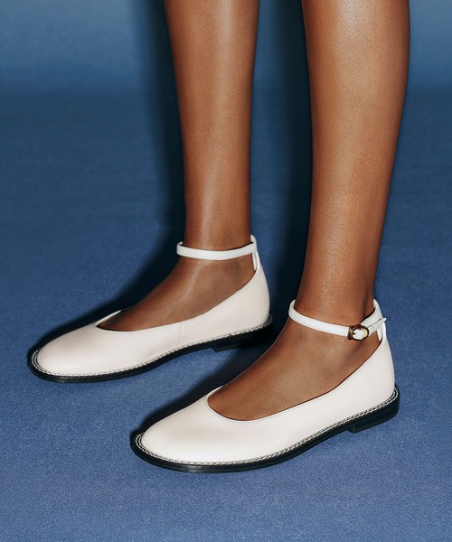 CHARLES & KEITH（チャールズ & キース）の「アンクルストラップ バレリーナ（バレエシューズ・レディース・ブラック系その他2/オフホワイト/ブラック・25.5cm/24.5cm/23cm/23.5cm/22.5cm/25cm）」の12枚目の写真