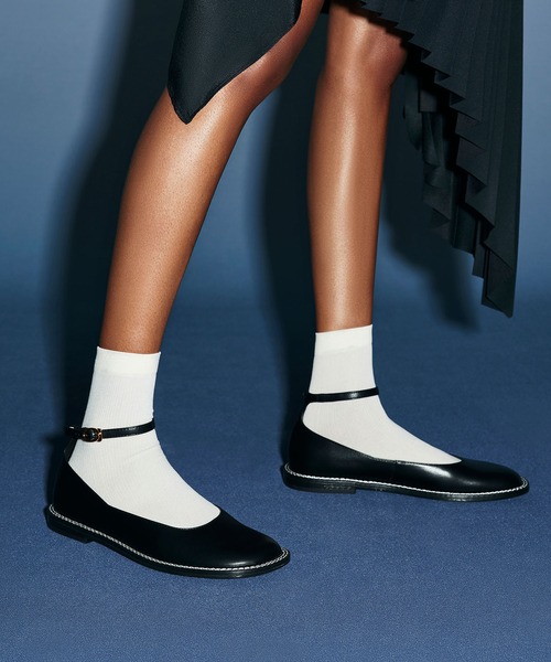 CHARLES & KEITH（チャールズ & キース）の「アンクルストラップ バレリーナ（バレエシューズ・レディース・ブラック系その他2/オフホワイト/ブラック・25.5cm/24.5cm/23cm/23.5cm/22.5cm/25cm）」の18枚目の写真