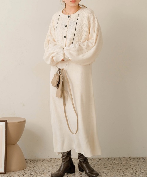 Bab(バブ)の「【低身長向け・高身長向けサイズありSETアイテム】ケーブルカーデ×ジャンパーワンピースセット(ワンピース・レディース・パープル/ブラック/アイボリー/ベージュ・M/FREE/TL)」の5枚目の写真