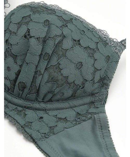 AMPHI（アンフィ）の「【まる胸メイク】ラッセルレース×ケミカルレース（ブラ&ショーツ・レディース・ブラック/グレー/イエロー/モスグリーン/バイオレット/スモークピンク/グレイッシュブルー/クリーム/テラコッタ・B65/B70/C70/D70/B75/C65/C75/D65/D75/E65/E70/E75）」の10枚目の写真