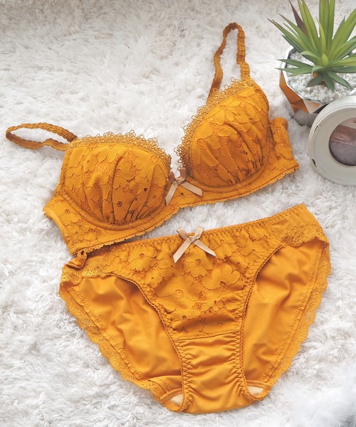 AMPHI（アンフィ）の「【まる胸メイク】ラッセルレース×ケミカルレース（ブラ&ショーツ・レディース・ブラック/グレー/イエロー/モスグリーン/バイオレット/スモークピンク/グレイッシュブルー/クリーム/テラコッタ・B65/B70/C70/D70/B75/C65/C75/D65/D75/E65/E70/E75）」の20枚目の写真