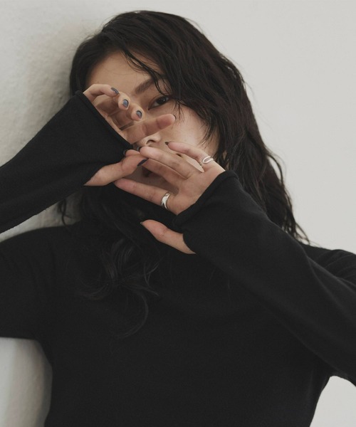 hellam（へラム）の「アームウォーマー袖ハイネックニット（ニット/セーター・レディース・ブラック/パープル/オレンジ/グリーン/アイボリー/その他/杢グレー/レッド/チャコール・FREE）」の3枚目の写真