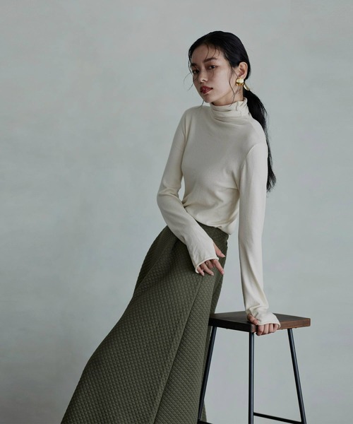 hellam（へラム）の「アームウォーマー袖ハイネックニット（ニット/セーター・レディース・ブラック/パープル/オレンジ/グリーン/アイボリー/その他/杢グレー/レッド/チャコール・FREE）」の19枚目の写真