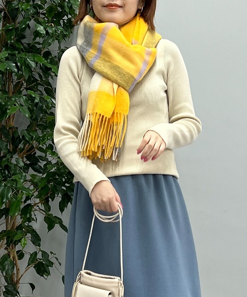 un dix cors(アンディコール)の「なめらかな肌触り ウールチェックストール(ストール/ショール・レディース・アイボリー/イエロー・FREE)」の13枚目の写真