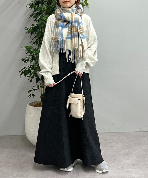 un dix cors(アンディコール)の「なめらかな肌触り ウールチェックストール(ストール/ショール・レディース・アイボリー/イエロー・FREE)」の4枚目の写真