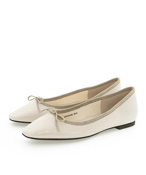 A de Vivre（アドゥヴィーヴル）の「サステナブル　晴雨兼用 バレエパンプス（バレエシューズ・レディース・クリーム/ブラック/パープル・24.5/23.5/25/22/23/22.5/24）」の7枚目の写真