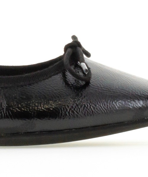 A de Vivre（アドゥヴィーヴル）の「サステナブル　晴雨兼用 バレエパンプス（バレエシューズ・レディース・クリーム/ブラック/パープル・24.5/23.5/25/22/23/22.5/24）」の10枚目の写真