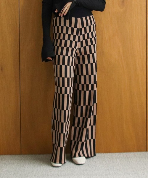 Three Four Time（ｽﾘｰﾌｫｰﾀｲﾑ）の「【Limue】ニットジャガードパンツ（その他パンツ・レディース・ブラウン/グレー・FREE）」の2枚目の写真