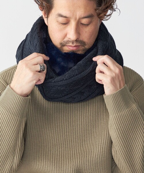 SHIPS（シップス）の「SHIPS:〈手洗い可能〉ケーブル ボア スヌード（ネックウォーマー/スヌード・メンズ・ブラック/ベージュ/ネイビー/グレー・ONE SIZE）」の4枚目の写真