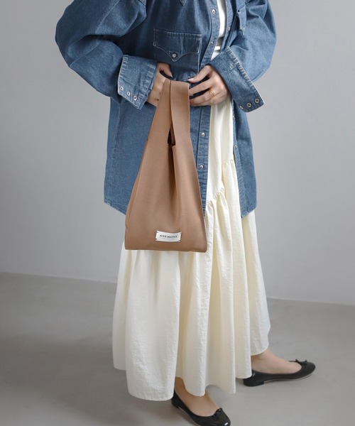 ANEMONE（アネモネ）の「シンプルニットトートバッグ[S]（トートバッグ・レディース・パープル/オレンジ/ターコイズブルー/アイボリー/ダークグレー/イエロー/ピンク/グリーン/ライトピンク/ライトグレー/A/ブルー/ラベンダー/ミント/ライトイエロー/ブラウン/ブラック/ダークパープル/ワイン/E/B/ベージュ/C/D/ネイビー/クリアブルー/H/I/J/F/G/ナチュラル/エメラルド/レッド・FREE）」の7枚目の写真