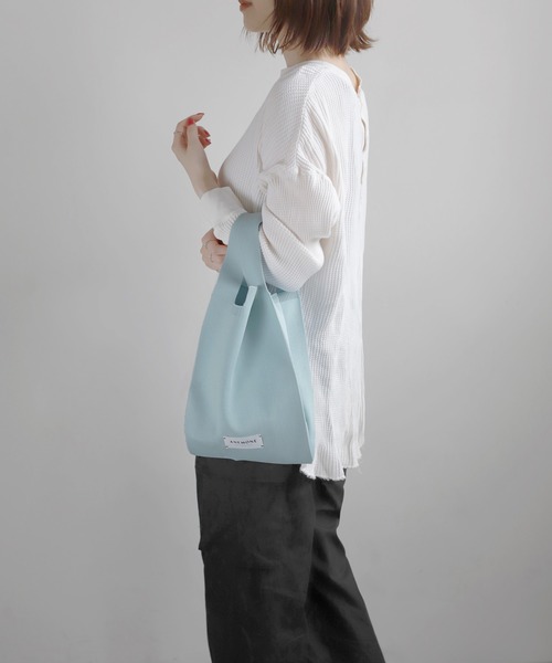 ANEMONE（アネモネ）の「シンプルニットトートバッグ[S]（トートバッグ・レディース・パープル/オレンジ/ターコイズブルー/アイボリー/ダークグレー/イエロー/ピンク/グリーン/ライトピンク/ライトグレー/A/ブルー/ラベンダー/ミント/ライトイエロー/ブラウン/ブラック/ダークパープル/ワイン/E/B/ベージュ/C/D/ネイビー/クリアブルー/H/I/J/F/G/ナチュラル/エメラルド/レッド・FREE）」の15枚目の写真