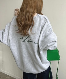 肌に優しい大人スウェット。バック刺繍ロゴスウェットプルオーバー