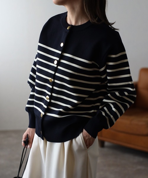 ap retro（アプレトロ）の「【選べるデザイン】前後2wayクルーネックスナップカーディガン（カーディガン/ボレロ・レディース・ブラック/ライトグレー/グリーン/ホワイト×ブラック/ブラック×ホワイト/アイボリー/ブラウン/ホワイト×ブルー/ライトグリーン/レッド/ネイビー/ブラック系その他/ホワイト系その他/ネイビー×ホワイト/グレイッシュベージュ/ホワイト×ネイビー・FREE）」の15枚目の写真