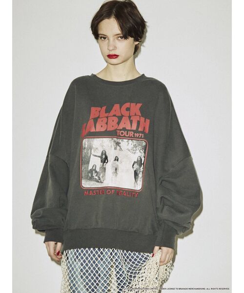 jouetie（ジュエティ）の「BLACKSABBATH ルーズプルオーバー【コラボ/スウェット】（スウェット・レディース・ブラック/ピンク/アイボリー・MEDIUM）」の6枚目の写真