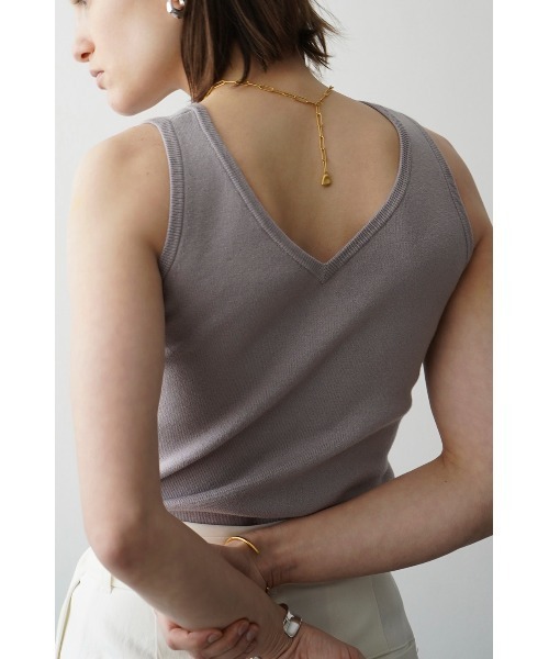CLANE(クラネ)の「W FACE KNIT TANK TOPS(ニット/セーター・レディース・ベージュ/ライトパープル/アイボリー/ブラック・1/2)」の8枚目の写真