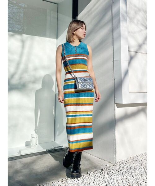 EVRIS（エヴリス）の「マルチボーダーロングニットワンピース（ワンピース・レディース・ブラック/ブルー・FREE）」の4枚目の写真