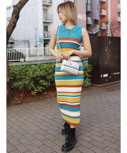 EVRIS（エヴリス）の「マルチボーダーロングニットワンピース（ワンピース・レディース・ブラック/ブルー・FREE）」の8枚目の写真