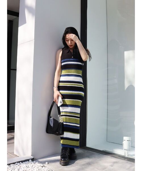 EVRIS（エヴリス）の「マルチボーダーロングニットワンピース（ワンピース・レディース・ブラック/ブルー・FREE）」の15枚目の写真