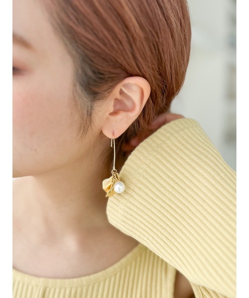 JUMELLE（ジュメロ）の「花びらピアス（ピアス（両耳用）・レディース・ゴールド・FREE）」の4枚目の写真