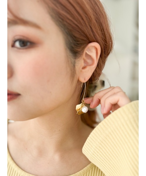 JUMELLE（ジュメロ）の「花びらピアス（ピアス（両耳用）・レディース・ゴールド・FREE）」の5枚目の写真