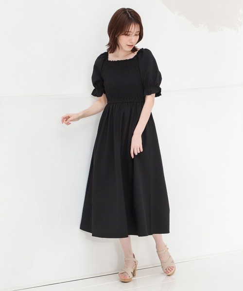 Honeys(ハニーズ)の「シャーリングワンピース(ワンピース・レディース・ライトベージュ/ブラック/ブルー・L/S/LL/M)」の13枚目の写真