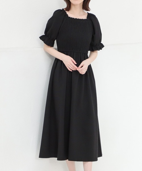 Honeys(ハニーズ)の「シャーリングワンピース(ワンピース・レディース・ライトベージュ/ブラック/ブルー・L/S/LL/M)」の6枚目の写真