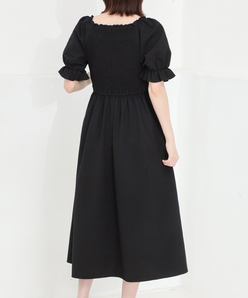 Honeys(ハニーズ)の「シャーリングワンピース(ワンピース・レディース・ライトベージュ/ブラック/ブルー・L/S/LL/M)」の21枚目の写真