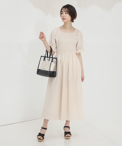 Honeys(ハニーズ)の「シャーリングワンピース(ワンピース・レディース・ライトベージュ/ブラック/ブルー・L/S/LL/M)」の18枚目の写真