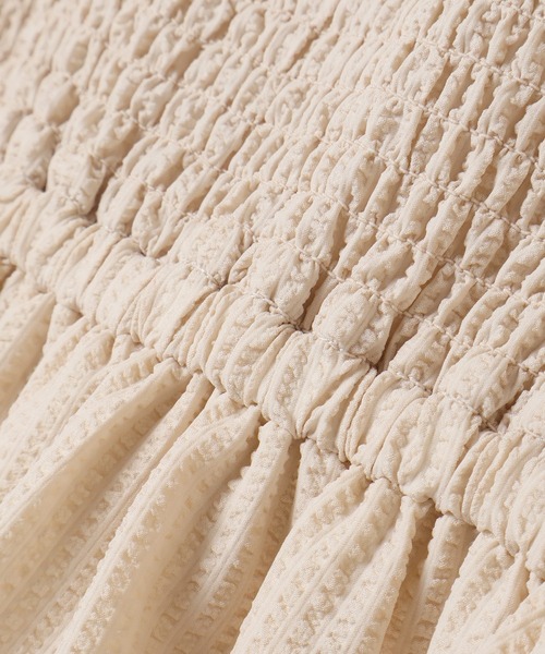 Honeys(ハニーズ)の「シャーリングワンピース(ワンピース・レディース・ライトベージュ/ブラック/ブルー・L/S/LL/M)」の5枚目の写真