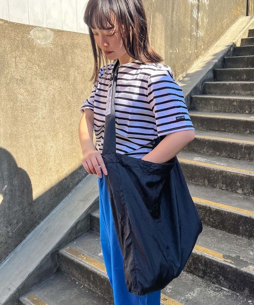 TICKETTOTHEMOON（チケットトゥザムーン）の「【 TICKET TO THE MOON / チケットトゥザムーン 】エコスーパーマーケットバッグ ナイロン パッカブル ショルダーバッグ TMSB ECOBAG CUR（ショルダーバッグ・レディース・ホワイト/ブラック/バーガンディー/ブラック系/ネイビー・FREE）」の19枚目の写真