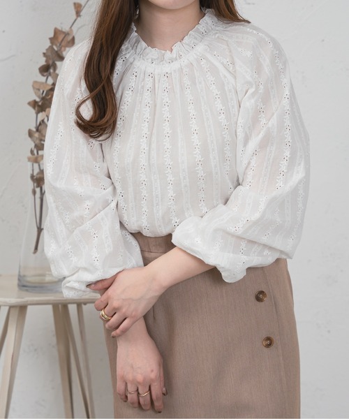 Ambre Ciel(アンブルシエル)の「花柄レースブラウス/【WEB/EC限定商品】(シャツ/ブラウス・レディース・ブラック/オフホワイト・FREE)」の10枚目の写真