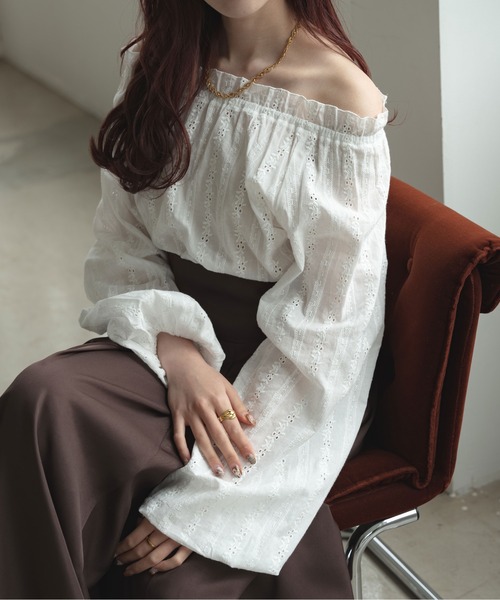 Ambre Ciel(アンブルシエル)の「花柄レースブラウス/【WEB/EC限定商品】(シャツ/ブラウス・レディース・ブラック/オフホワイト・FREE)」の13枚目の写真