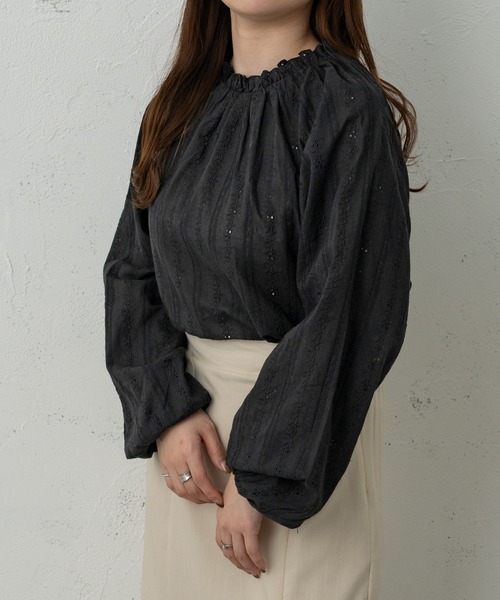 Ambre Ciel(アンブルシエル)の「花柄レースブラウス/【WEB/EC限定商品】(シャツ/ブラウス・レディース・ブラック/オフホワイト・FREE)」の17枚目の写真