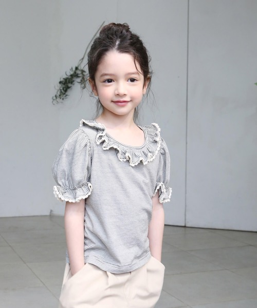 Rora(ローラ)の「ラーイ ボーダー柄 フリルTシャツ(Tシャツ/カットソー・キッズ・ブラック・100/110/120/130/140/150)」の5枚目の写真