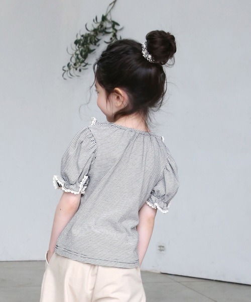 Rora(ローラ)の「ラーイ ボーダー柄 フリルTシャツ(Tシャツ/カットソー・キッズ・ブラック・100/110/120/130/140/150)」の12枚目の写真