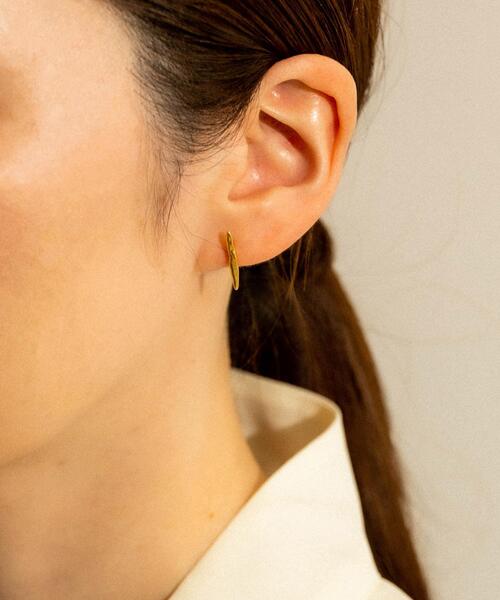 SMELLY(スメリー)の「SMELLY so’ nuance bar pierce(ピアス(両耳用)・レディース・ゴールド・-)」の5枚目の写真