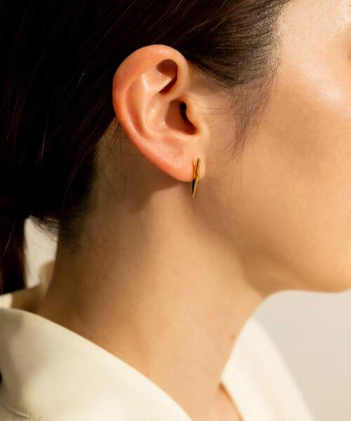 SMELLY(スメリー)の「SMELLY so’ nuance bar pierce(ピアス(両耳用)・レディース・ゴールド・-)」の6枚目の写真