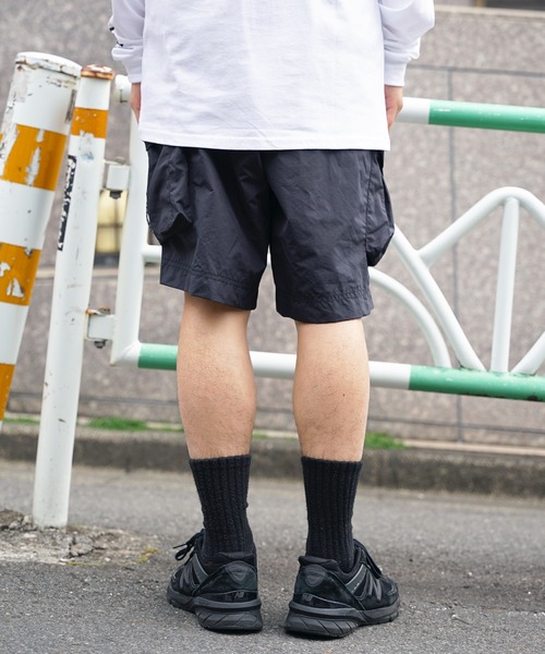 and wander（アンドワンダー）の「and wander/アンドワンダー oversized cargo short pants ショーツ（カーゴパンツ・メンズ・ブラック/オリーブ・M/L/XL）」の9枚目の写真