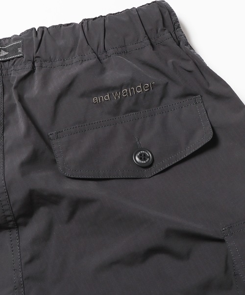 and wander（アンドワンダー）の「and wander/アンドワンダー oversized cargo short pants ショーツ（カーゴパンツ・メンズ・ブラック/オリーブ・M/L/XL）」の13枚目の写真