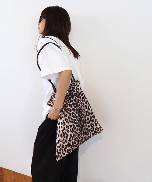 CREDONA(クレドナ)の「レオパードトートBag(トートバッグ・レディース・アイボリー・FREE)」の2枚目の写真