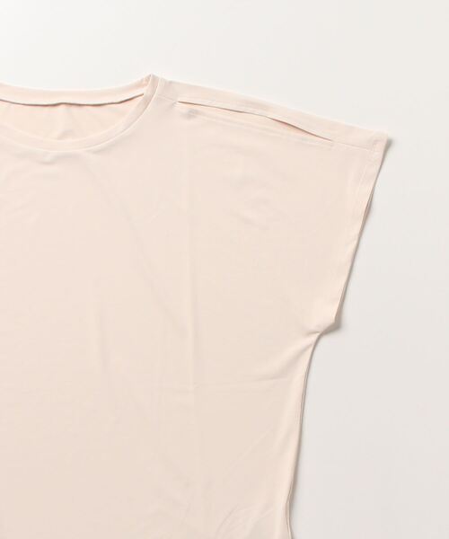 NERGY（ナージー）の「【別注】ナージージャパン NERGY ショルダースリットTEE_ 限定コラボ（Tシャツ/カットソー・レディース・アイボリー/スモークピンク・FREE）」の3枚目の写真