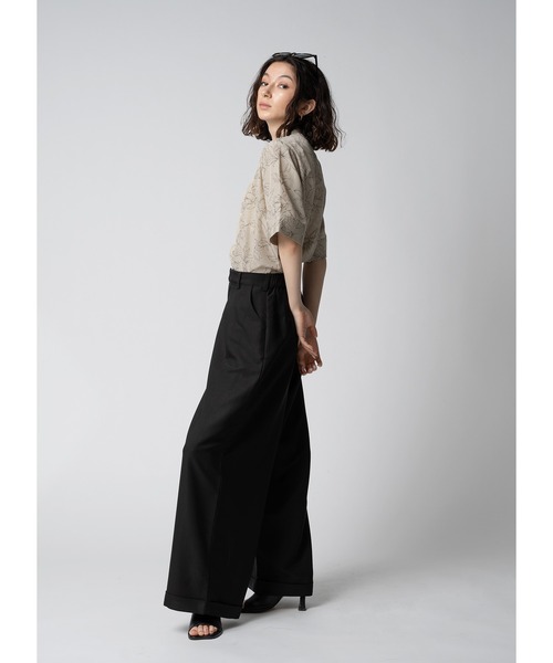 Adoon plain（アドーンプレーン）の「トライアングルネックブラウス / 半袖（シャツ/ブラウス・レディース・ホワイト/ブラック/ライトベージュ・FREE）」の7枚目の写真