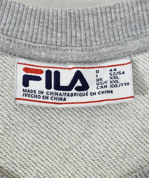 FILA(フィラ)の「【ヴィンテージ古着】FILA / フィラ 前V ロゴ刺繍 クルーネックスウェット(スウェット・メンズ・グレー・XX-LARGE)」の4枚目の写真