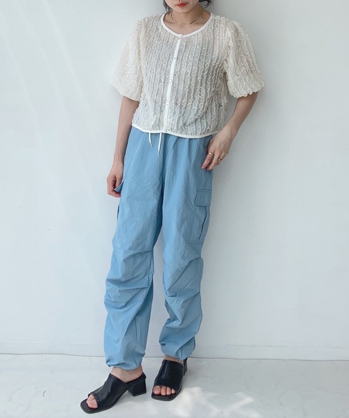 AS KNOW AS plus（アズノゥアズプラス）の「〇シアーフリル5分袖ブラウス（シャツ/ブラウス・レディース・アイボリー/ブラック/サックスブルー・FREE）」の14枚目の写真